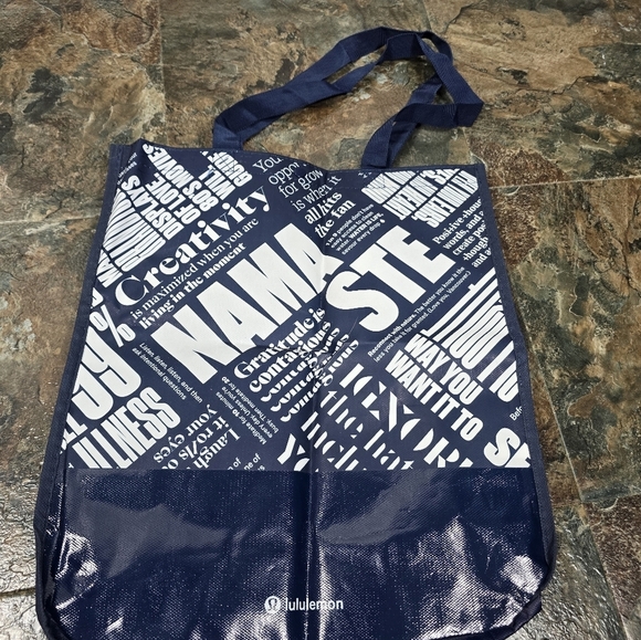 3/$15 lululemon reusable shopping bag, navy blue and white - Picture 4 of 8